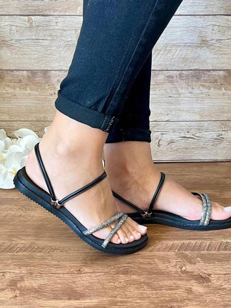Sandália Rasteira Com Tiras Finas E Detalhe Brilhante