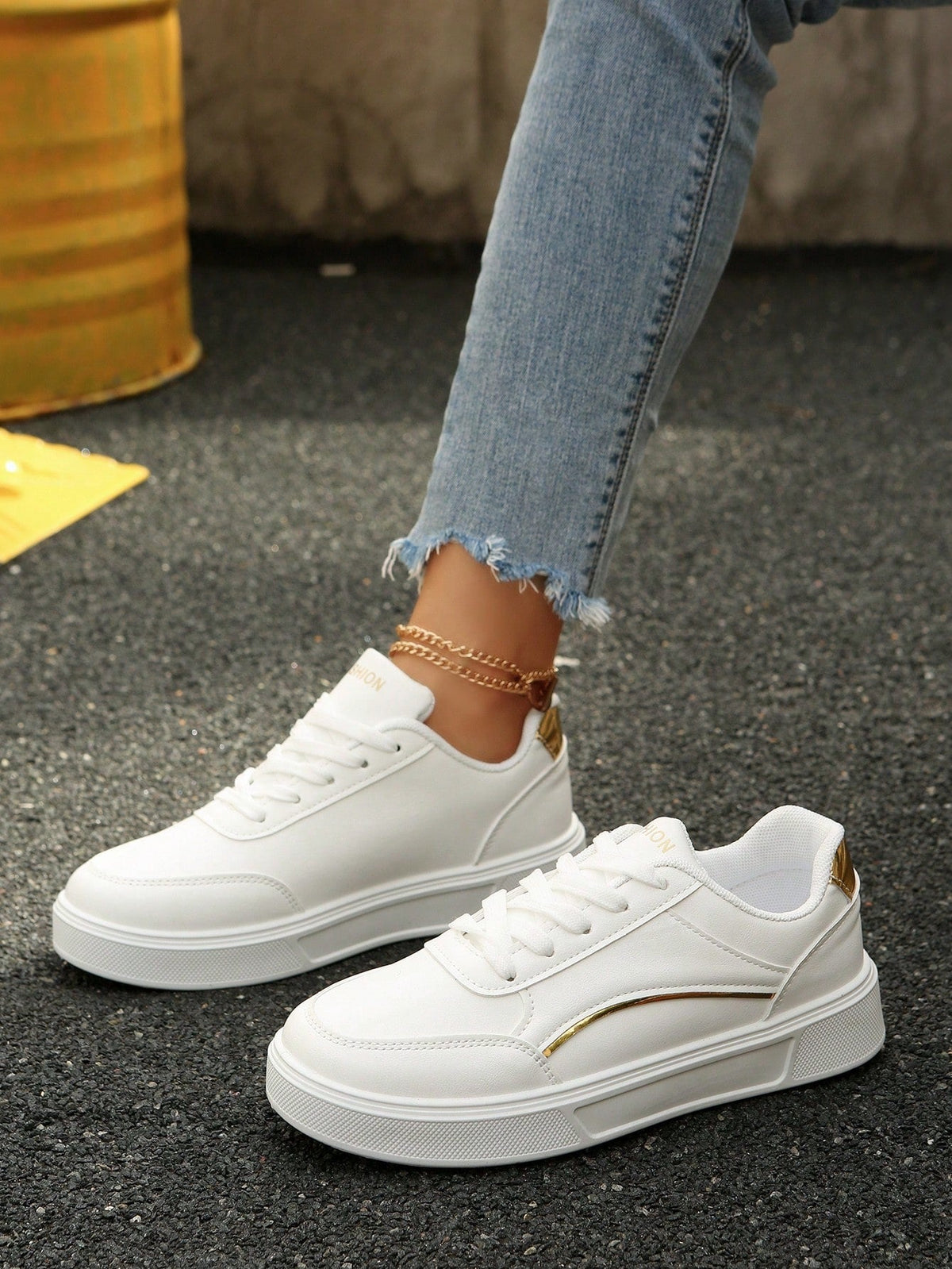 Tênis Casual Plataforma Com Detalhe Metalizado