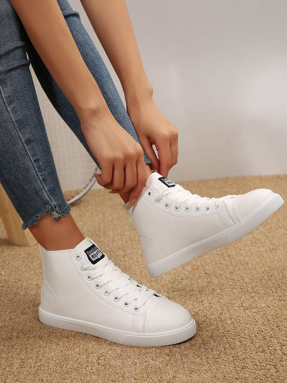 Tênis Casual Cano Alto Com Cadarço Ajustável