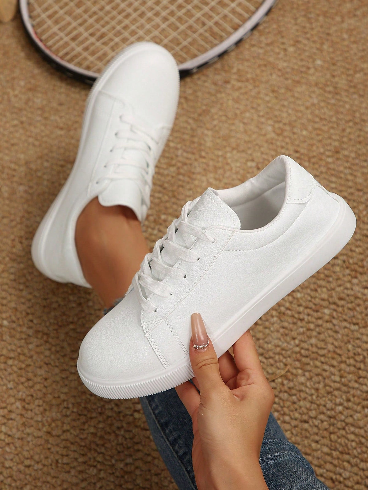 Tênis Casual Básico Com Design Minimalista